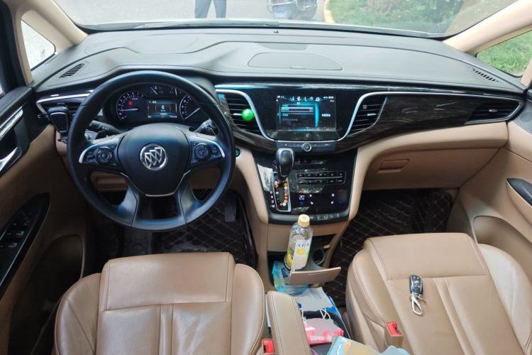Used Buick GL8 2018 ES 28T Luxury Model China VI Standard Center Console