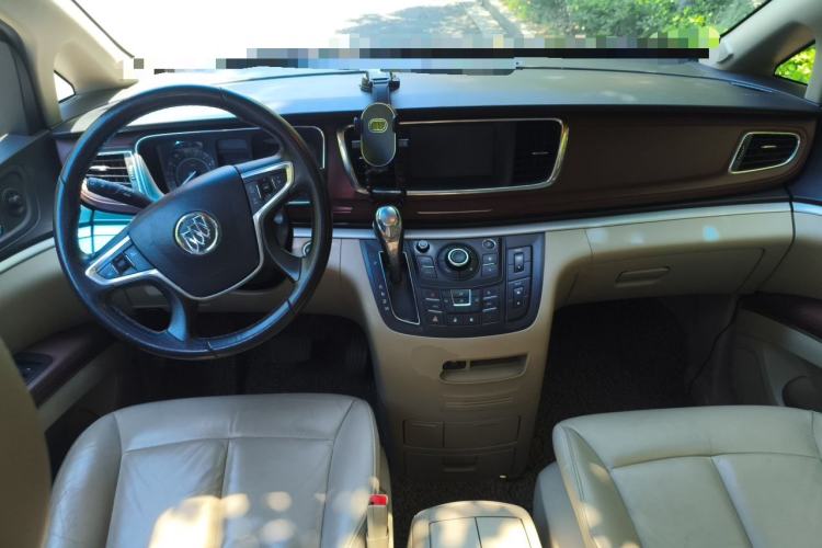 Used Buick GL8 2018 28T Luxury Model China VI Standard Center Console