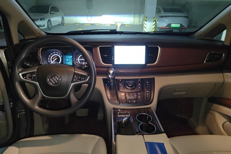 Used Buick GL8 2018 28T Comfort Model China VI Standard Center Console