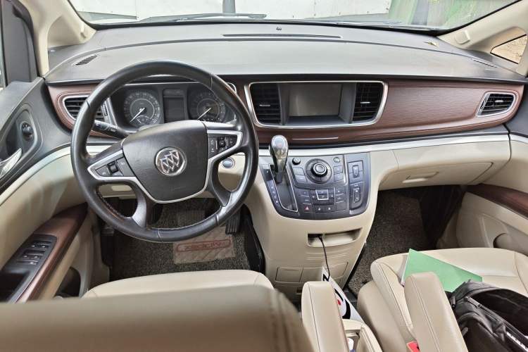 Used Buick GL8 2018 28T Luxury Model China VI Standard Center Console