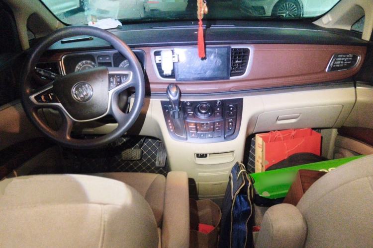 Used Buick GL8 2018 28T Comfort Model China VI Standard Center Console