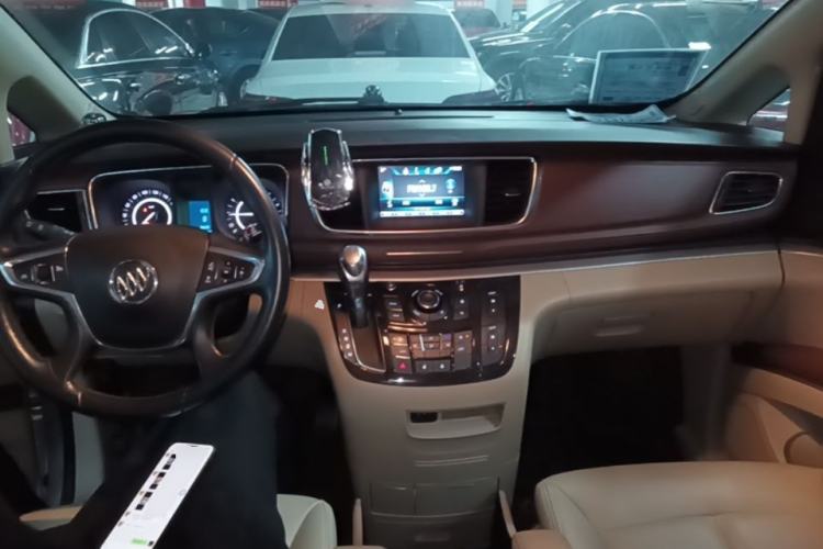 Used Buick GL8 2018 28T Luxury Model China VI Standard Center Console