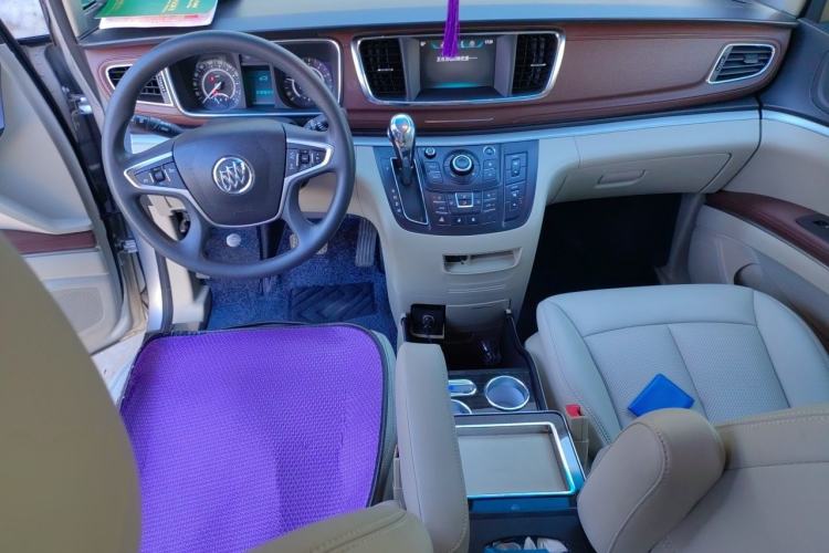 Used Buick GL8 2018 ES 28T Comfort Model China VI Standard Center Console