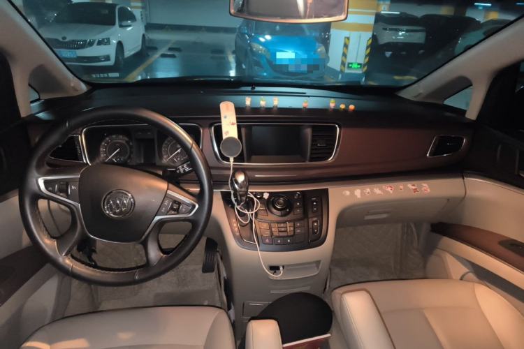 Used Buick GL8 2018 28T Luxury Model China VI Standard Center Console