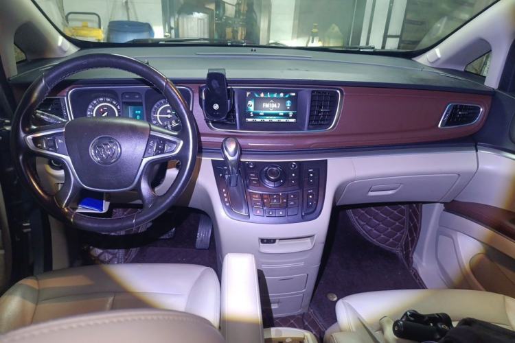 Used Buick GL8 2018 28T Luxury Model China VI Standard Center Console