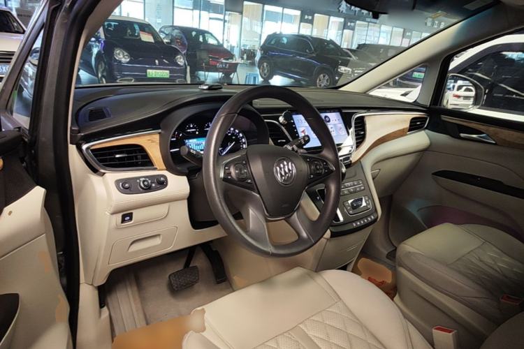 Used Buick GL8 2018 ES 28T Comfort Model China VI Standard Center Console