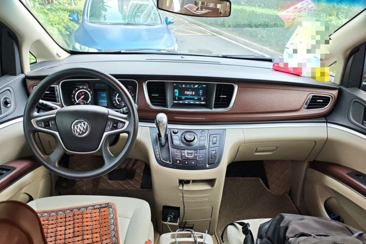 Used Buick GL8 2018 28T Comfort Model China VI Standard Center Console