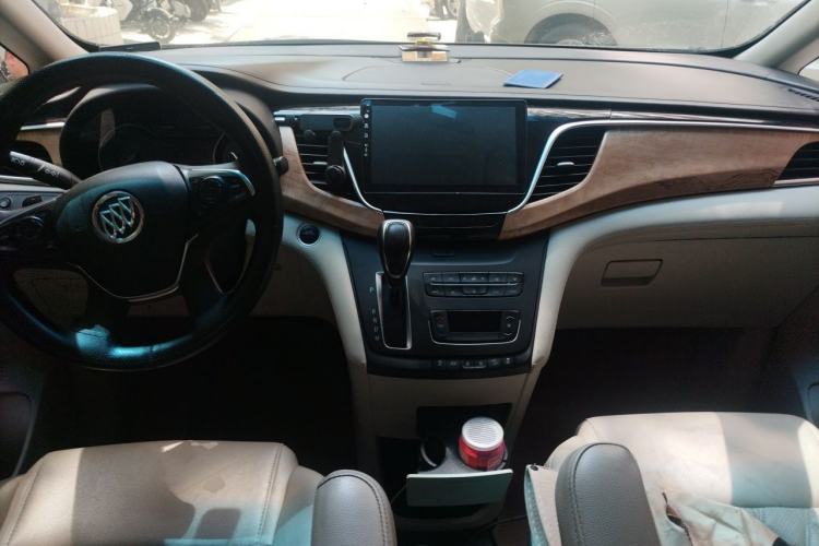 Used Buick GL8 2018 ES 28T Comfort Model China VI Standard Center Console