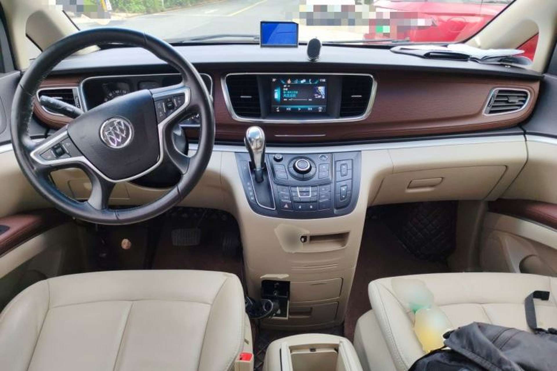 Used Buick GL8 2018 28T Luxury Model China VI Standard Center Console