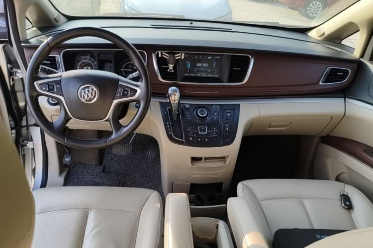 Used Buick GL8 2018 28T Luxury Model China VI Standard Center Console