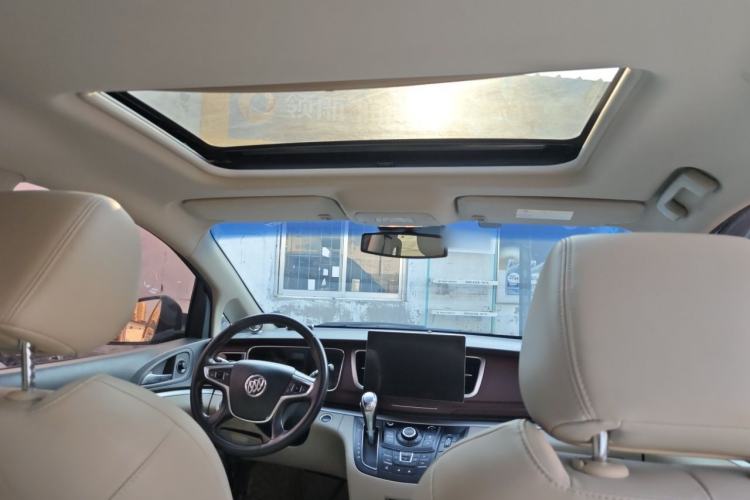 Used Buick GL8 2018 28T Luxury Model China VI Standard Center Console