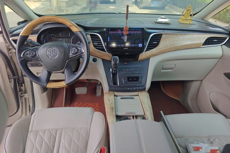 Used Buick GL8 2018 ES 28T Comfort Model China VI Standard Center Console