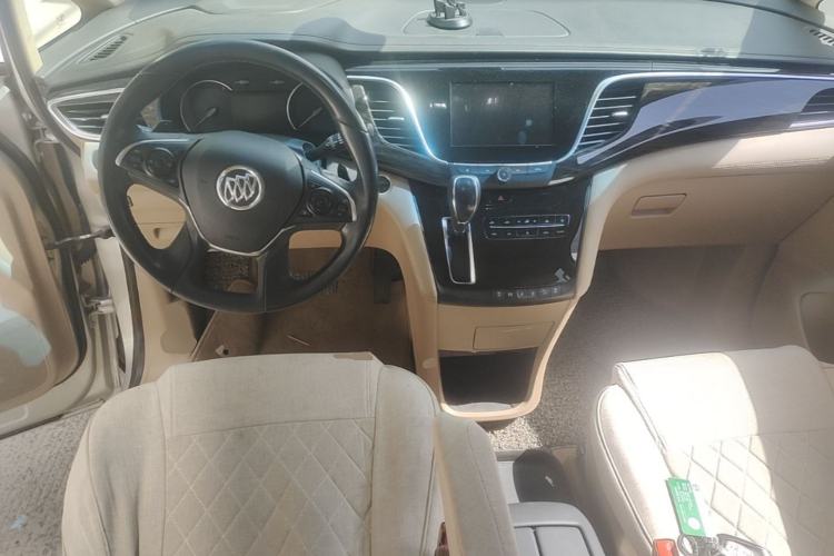 Used Buick GL8 2018 ES 28T Luxury Model China VI Standard Center Console