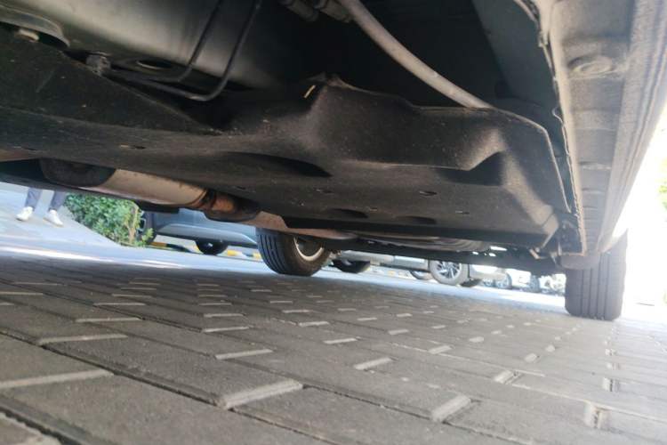 Used Buick GL8 2018 28T Luxury Model China VI Standard Chassis Front Left
