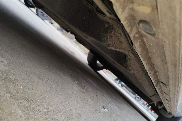 Used Buick GL8 2018 28T Luxury Model China VI Standard Chassis Front Left