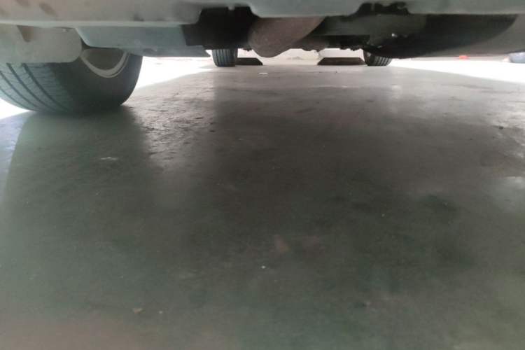 Used Buick GL8 2018 28T Luxury Model China VI Standard Chassis Front Right