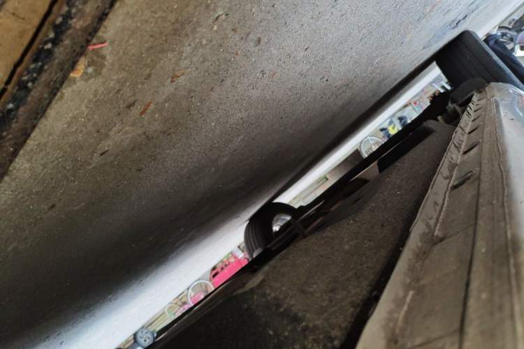 Used Buick GL8 2018 28T Luxury Model China VI Standard Chassis Front Right