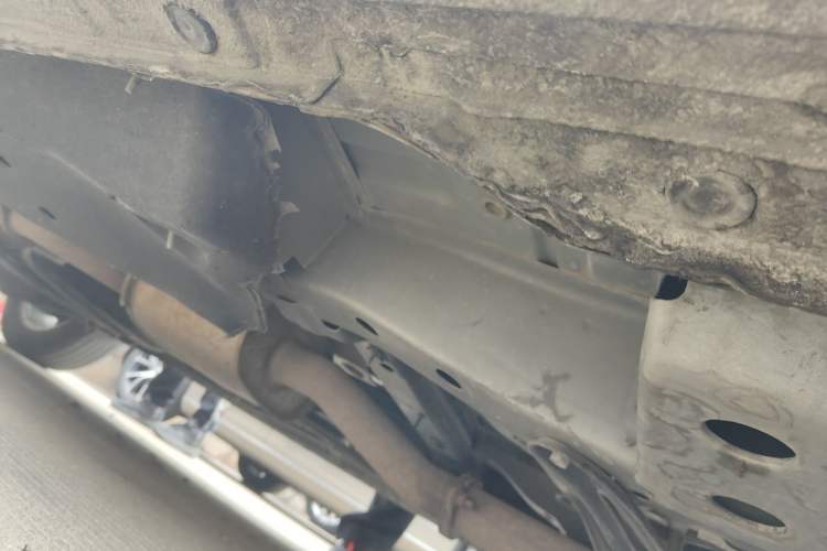 Used Buick GL8 2018 28T Luxury Model China VI Standard Chassis Front Right