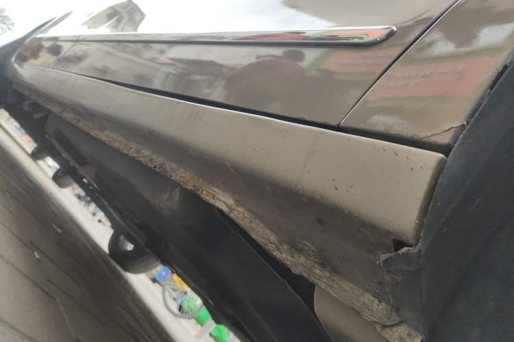 Used Buick GL8 2018 28T Luxury Model China VI Standard Chassis Front Right