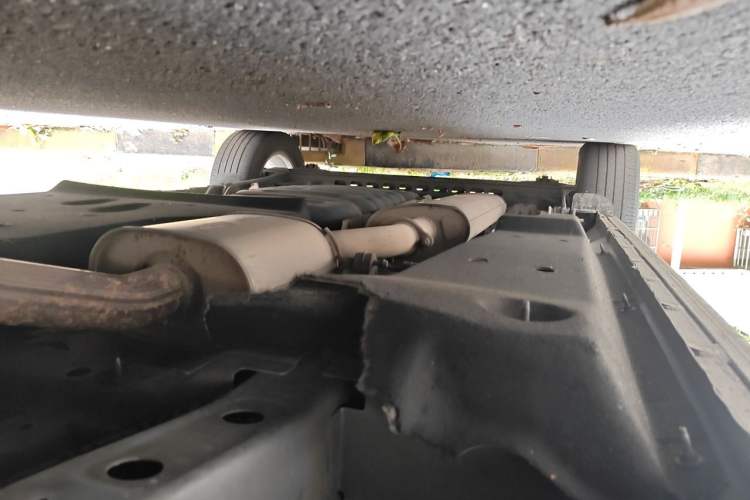 Used Buick GL8 2018 28T Luxury Model China VI Standard Chassis Front Right