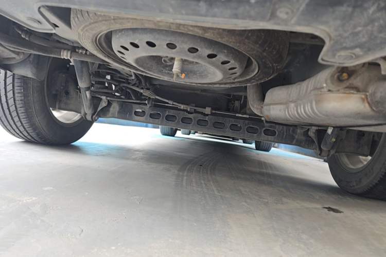 Used Buick GL8 2018 28T Luxury Model China VI Standard Chassis Rear
