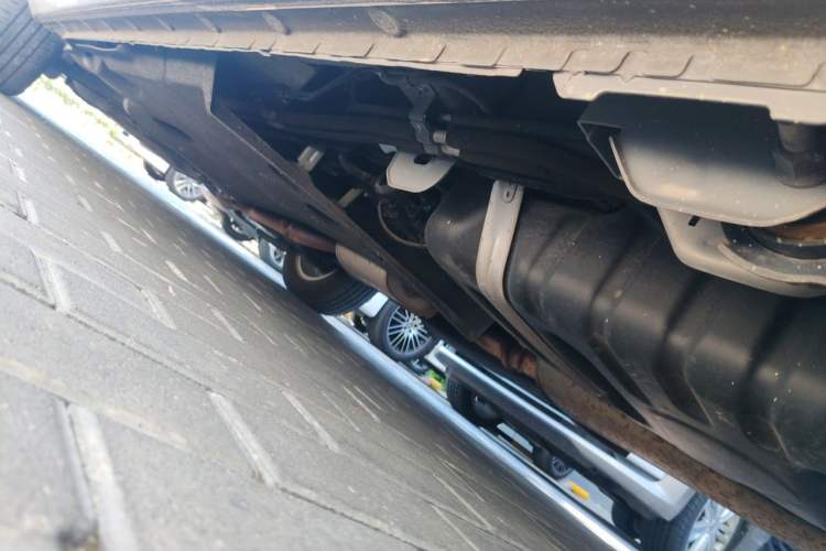 Used Buick GL8 2018 28T Luxury Model China VI Standard Chassis Rear Left