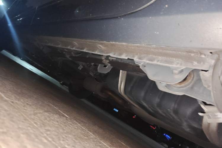 Used Buick GL8 2018 28T Luxury Model China VI Standard Chassis Rear Left