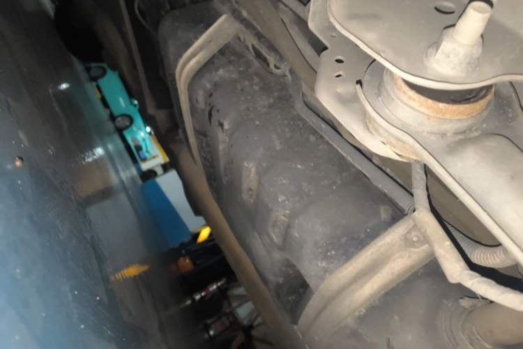 Used Buick GL8 2018 28T Luxury Model China VI Standard Chassis Rear Left