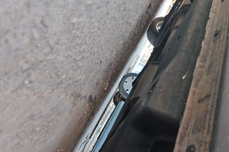 Used Buick GL8 2018 28T Luxury Model China VI Standard Chassis Rear Left