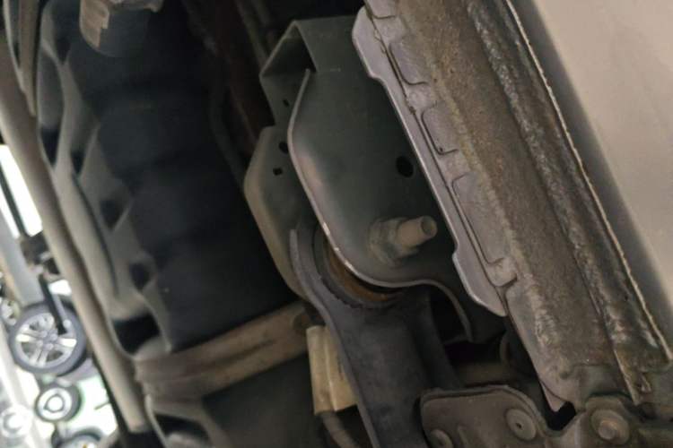 Used Buick GL8 2018 28T Comfort Model China VI Standard Chassis Rear Left