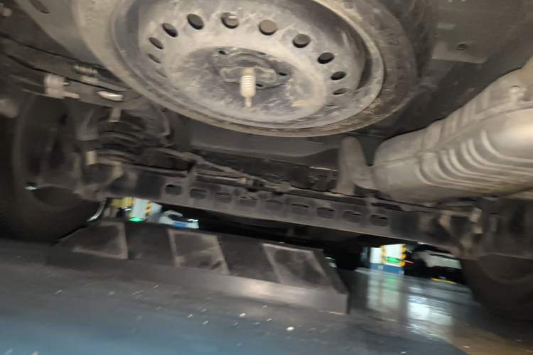 Used Buick GL8 2018 28T Luxury Model China VI Standard Chassis Rear