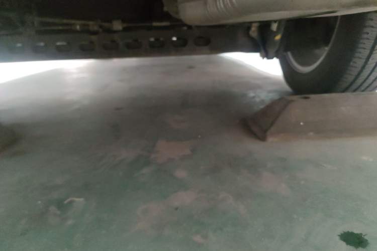 Used Buick GL8 2018 28T Luxury Model China VI Standard Chassis Rear Right