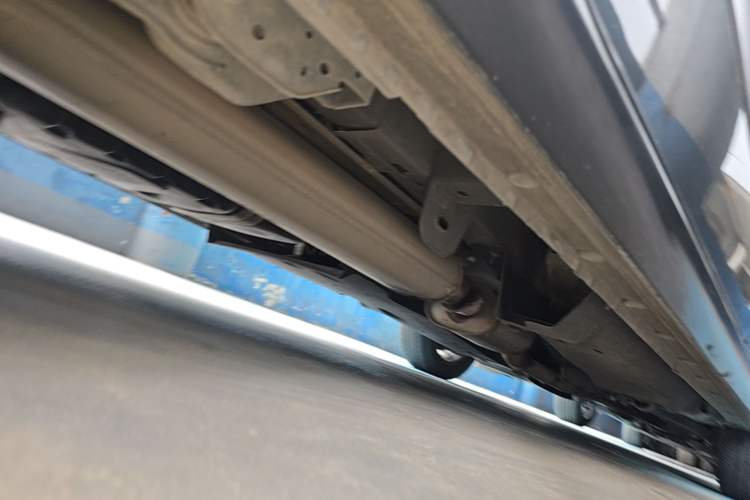 Used Buick GL8 2018 28T Luxury Model China VI Standard Chassis Rear Right