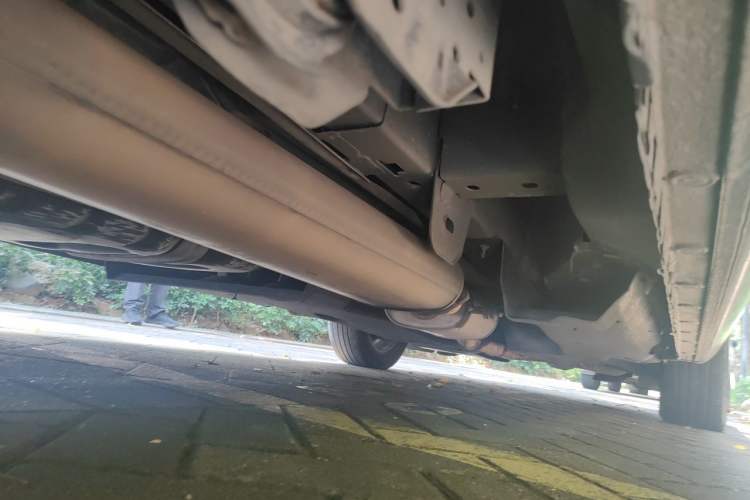 Used Buick GL8 2018 28T Luxury Model China VI Standard Chassis Rear Right