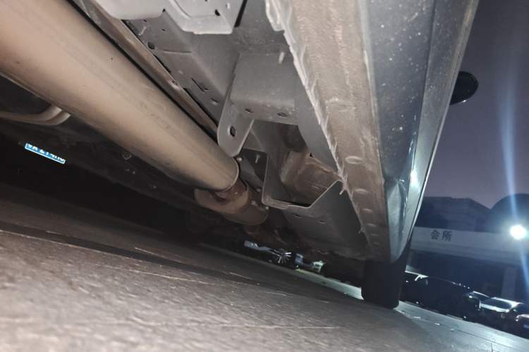 Used Buick GL8 2018 28T Luxury Model China VI Standard Chassis Rear Right