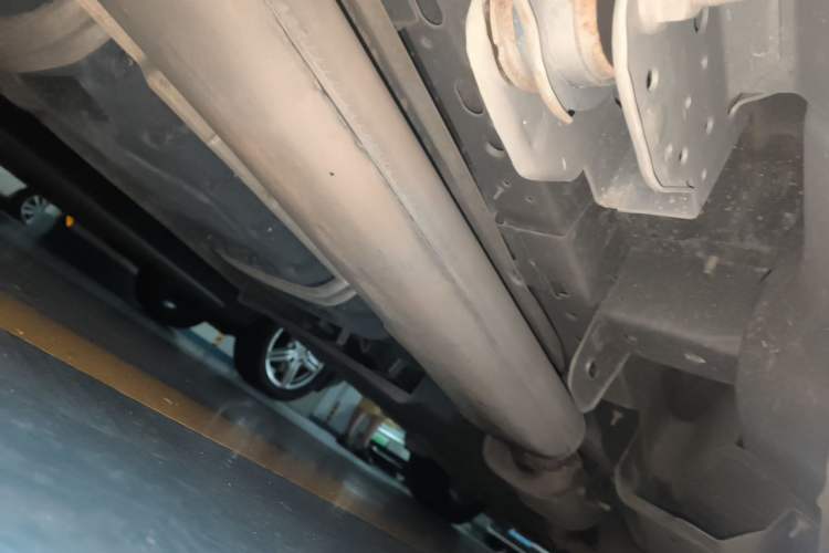 Used Buick GL8 2018 28T Luxury Model China VI Standard Chassis Rear Right