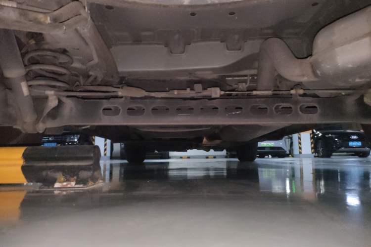 Used Buick GL8 2018 28T Comfort Model China VI Standard Chassis Rear