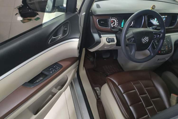 Used Buick GL8 2018 28T Comfort Model China VI Standard Driver Seat