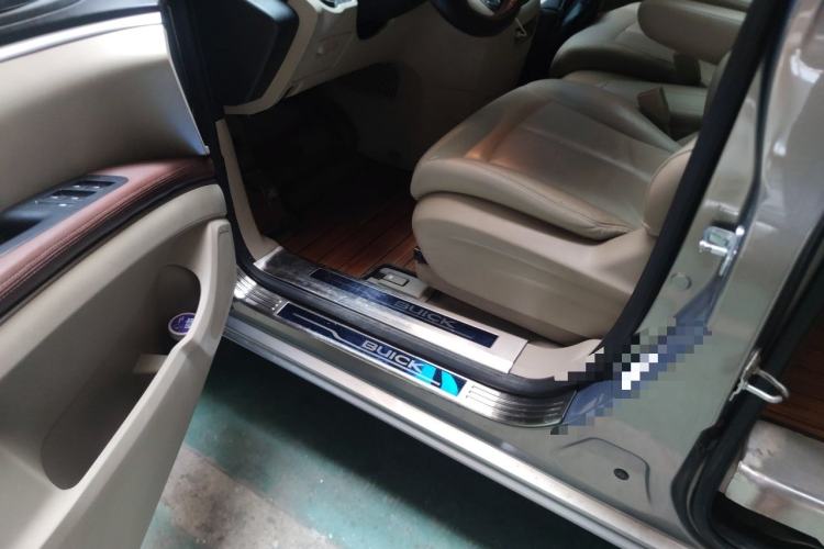 Used Buick GL8 2018 28T Luxury Model China VI Standard Driver Seat