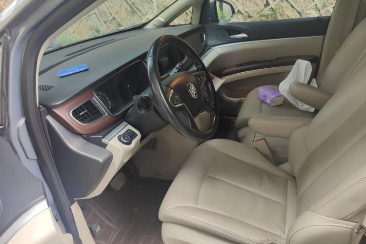 Used Buick GL8 2018 28T Luxury Model China VI Standard Driver Seat