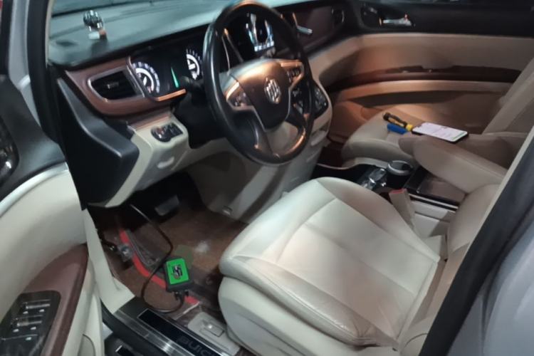 Used Buick GL8 2018 28T Luxury Model China VI Standard Driver Seat