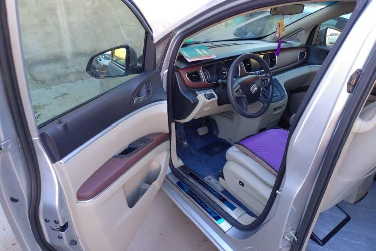 Used Buick GL8 2018 ES 28T Comfort Model China VI Standard Driver Seat