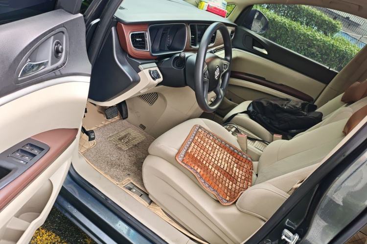 Used Buick GL8 2018 28T Comfort Model China VI Standard Driver Seat