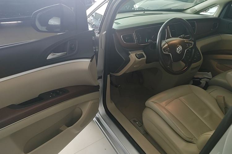 Used Buick GL8 2018 28T Luxury Model China VI Standard Driver Seat