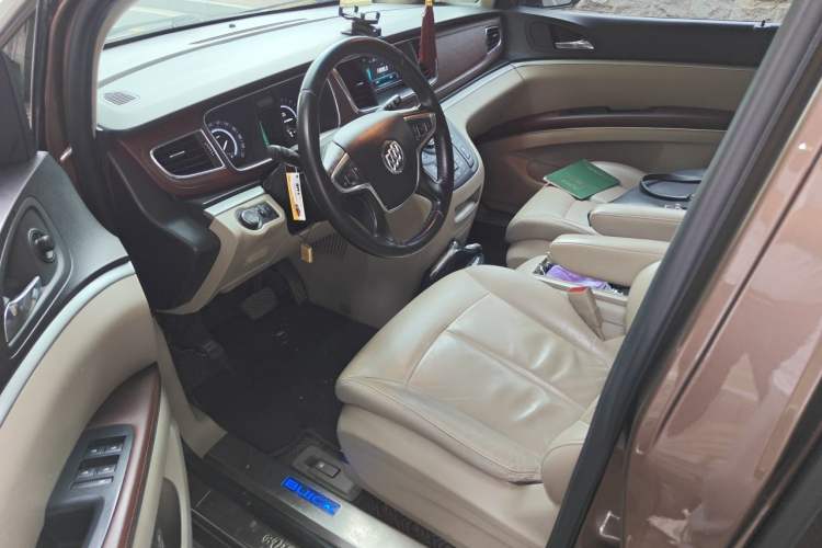 Used Buick GL8 2018 28T Luxury Model China VI Standard Driver Seat