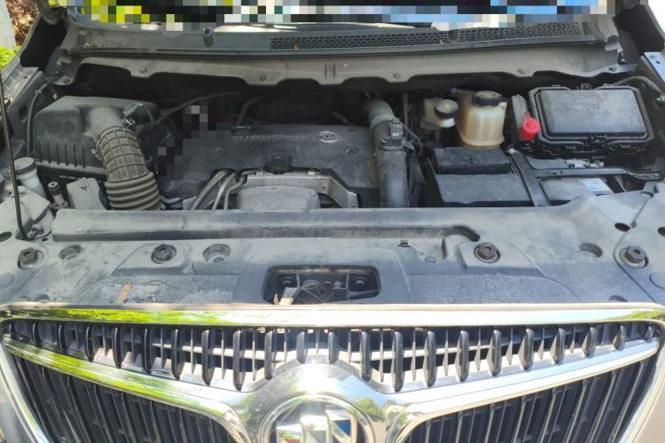 Used Buick GL8 2018 28T Luxury Model China VI Standard Engine Bay