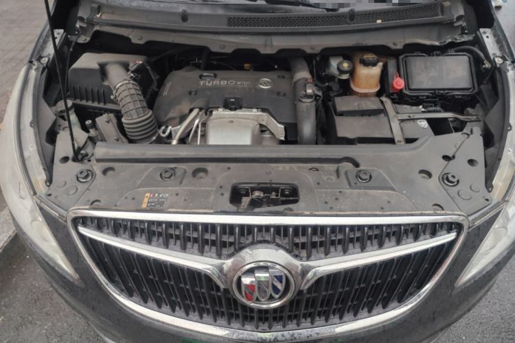 Used Buick GL8 2018 28T Comfort Model China VI Standard Engine Bay