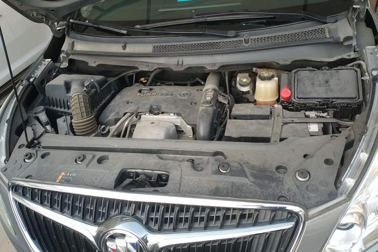Used Buick GL8 2018 28T Prestige Version China VI Standard Engine Bay
