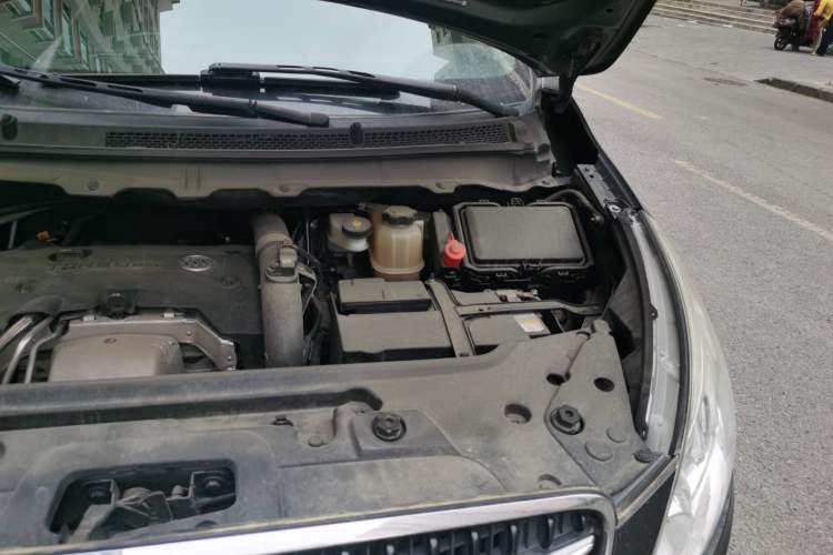 Used Buick GL8 2018 28T Comfort Model China VI Standard Engine Bay Left