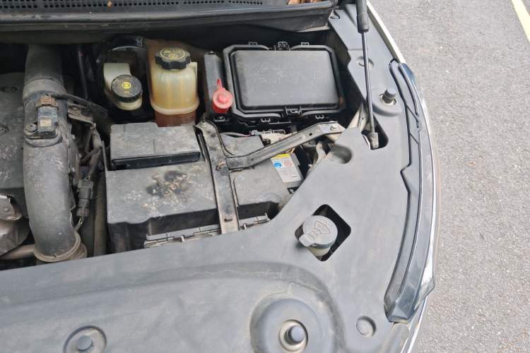 Used Buick GL8 2018 ES 28T Luxury Model China VI Standard Engine Bay Left